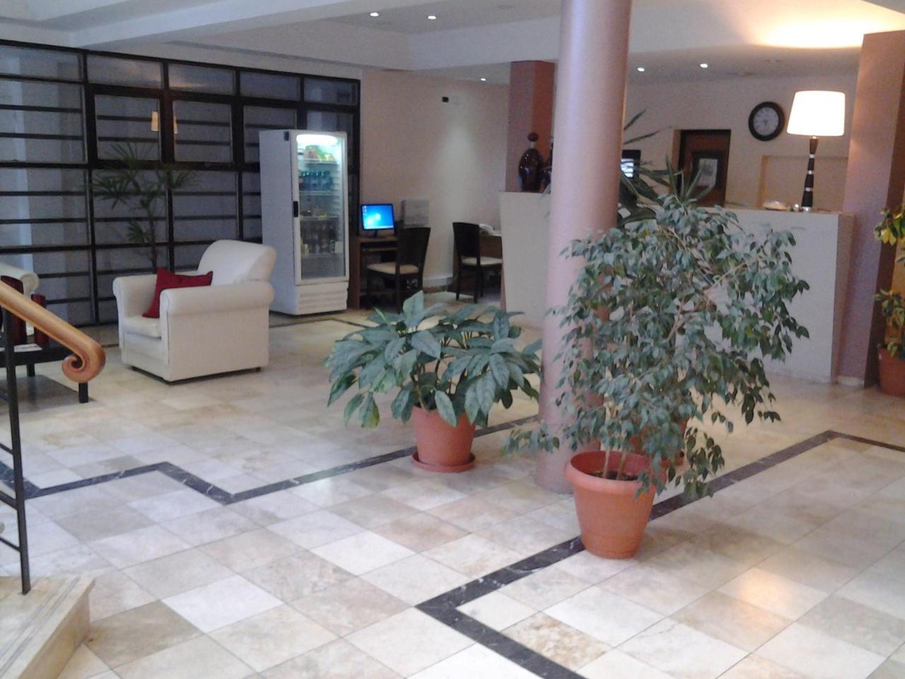Hotel Lazaro Villa Mercedes Exterior foto
